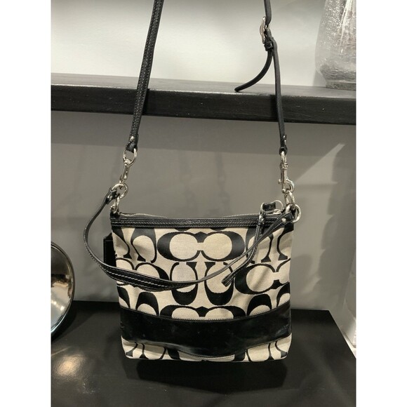 EUC Coach Signature Black C Canvas and Leather Bag. Shoulder /Crossbody Bag - Picture 2 of 5